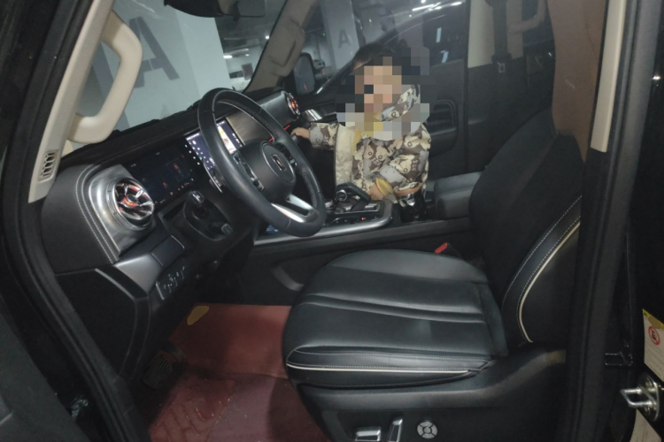 坦克300 2023款 越野版 2.0T 征服者中控内饰19