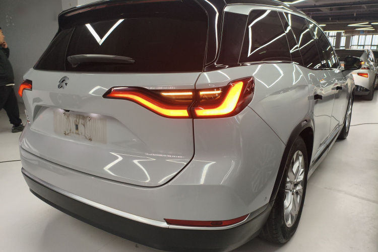 蔚来ES8 2020款 450KM 七座版车身外观7