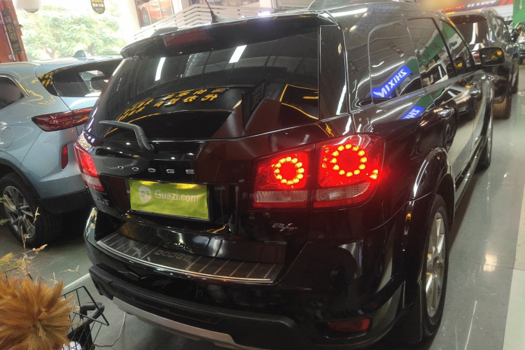 道奇 酷威 2013款 2.4L 两驱尊尚版车身外观6