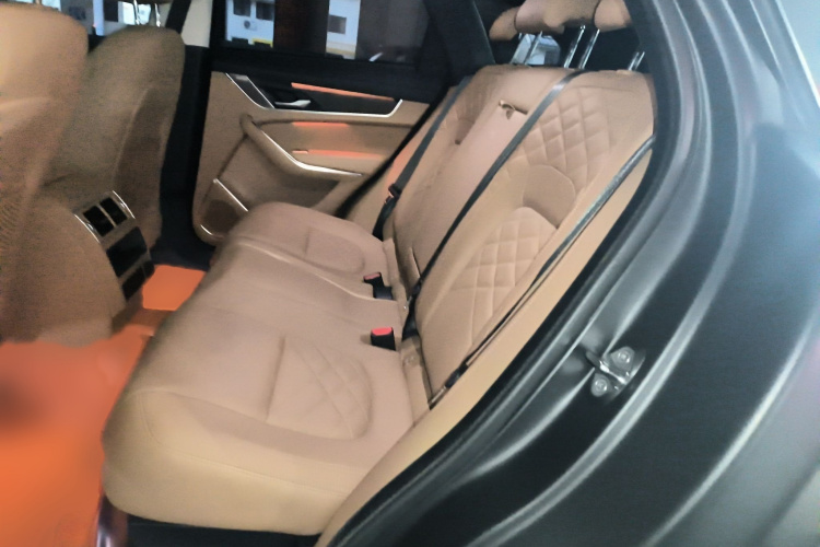 捷豹F-PACE 2023款 P250 HSE中控内饰7004