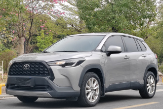 丰田 卡罗拉锐放 2022款 2.0L 精英版