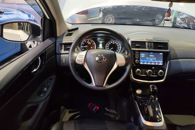 日产 骐达TIIDA 2016款 1.6L CVT智行版中控内饰13