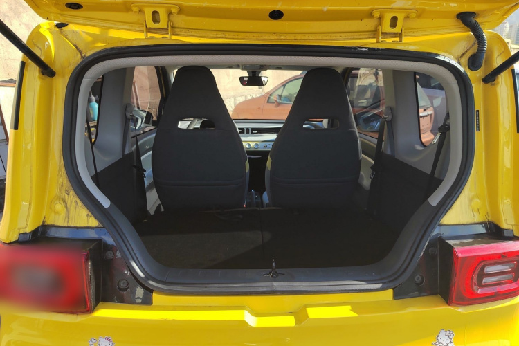 五菱汽车 宏光MINIEV 2021款 马卡龙臻享款 三元锂机舱底盘23