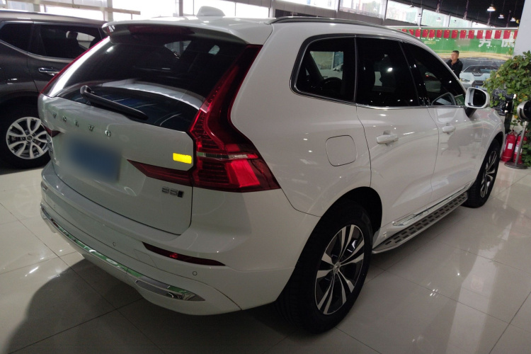 沃尔沃XC60 2022款 B5 四驱智逸豪华版车身外观7
