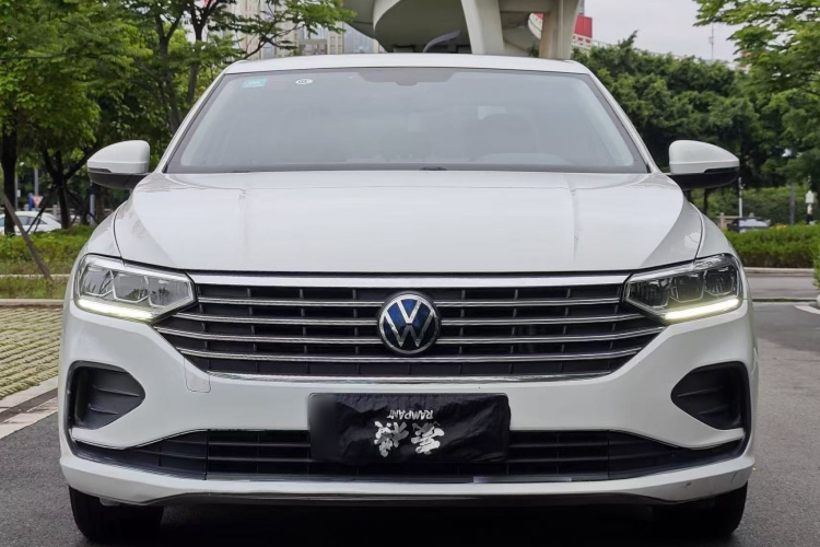 大众 朗逸 2023款 1.5L 自动得逸版车身外观2