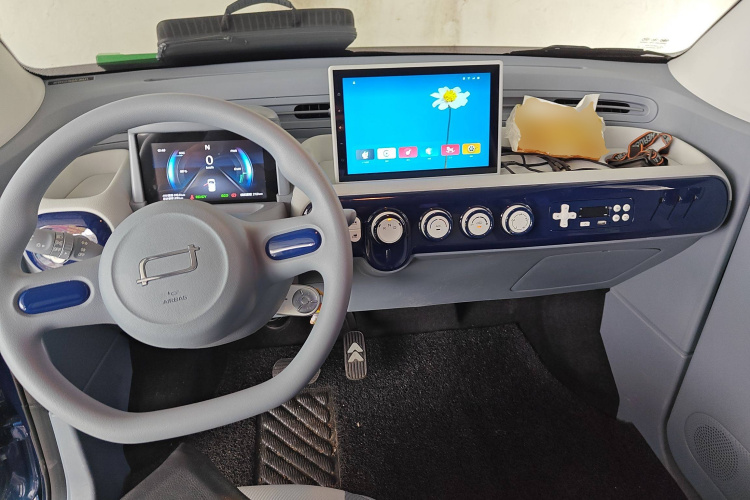 奔腾小马 2025款 222km 伶俐马中控内饰12