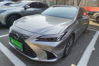 雷克萨斯ES 2025款 200 臻享版