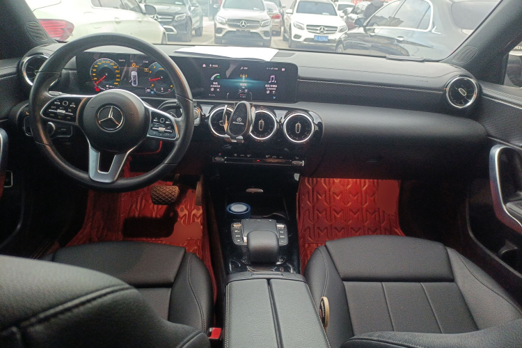 奔驰A级 2021款 A 200 L 运动轿车动感型中控内饰12