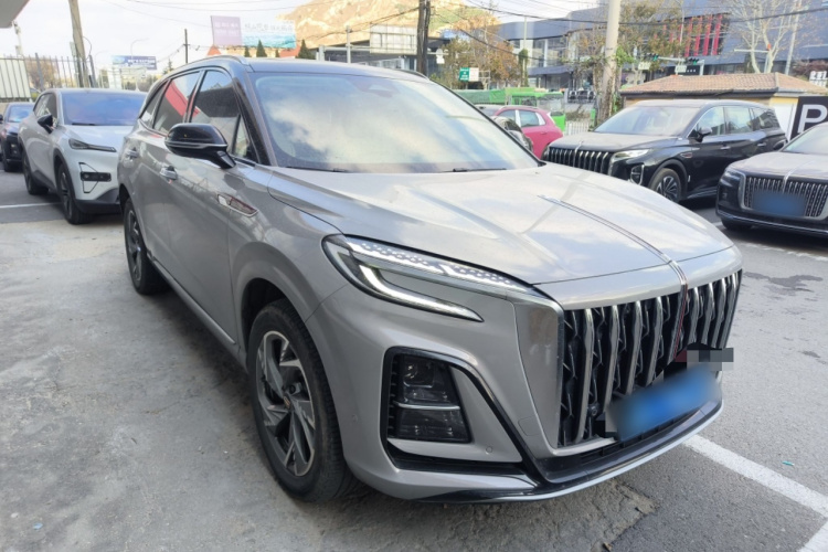 红旗HS3 2023款 2.0T 四驱有为版车身外观3