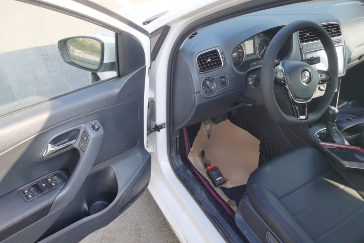 大众 Polo 2016款 1.6L 自动舒适型中控内饰7003