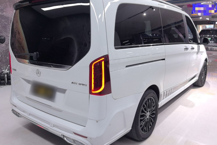 奔驰V级 2018款 V 260 尊贵版 国VI车身外观7