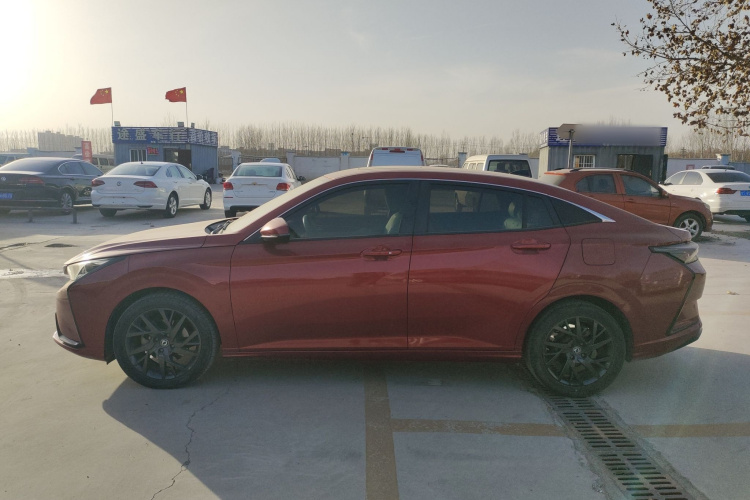 东风风神 奕炫 2020款 230T 自动炫目曜夜骑士版车身外观6003