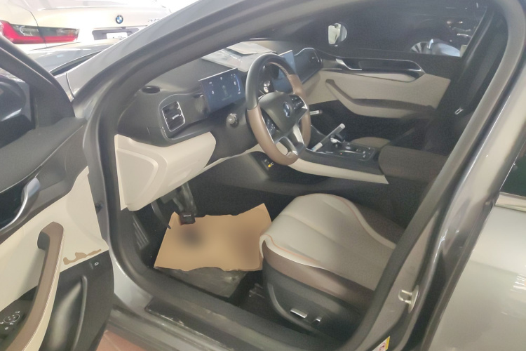 比亚迪 秦PLUS 2023款 冠军版 EV 420KM超越型中控内饰20