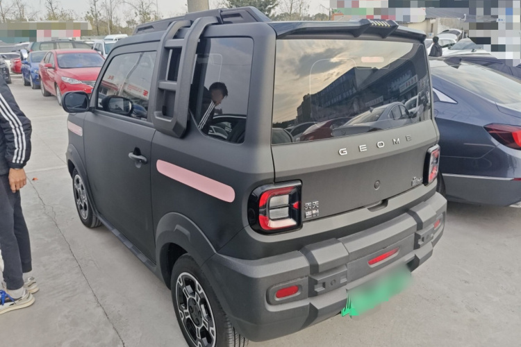 吉利银河 2025款 210km 熊猫骑士车身外观4