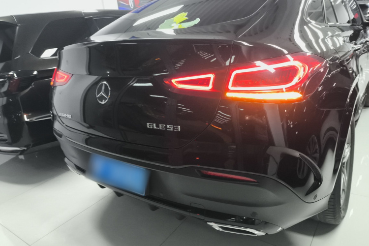 奔驰GLE轿跑 2020款 GLE 450 4MATIC 轿跑SUV 时尚型车身外观6