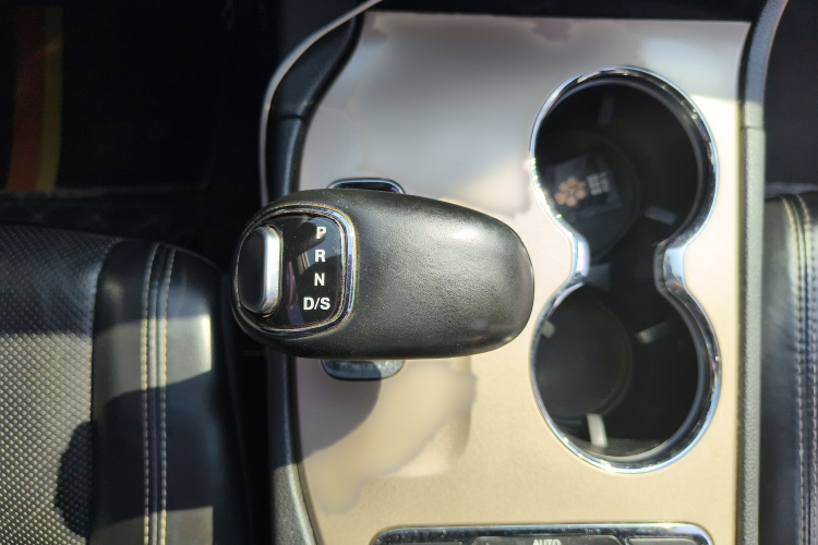 Jeep 大切诺基(进口) 2014款 3.6L 精英导航版局部细节18