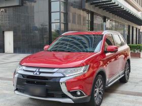 三菱 欧蓝德 2018款 2.0L 两驱荣耀版 5座