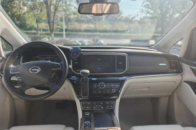 广汽传祺 传祺M8 2020款 领航款 390T 尊贵版中控内饰7002