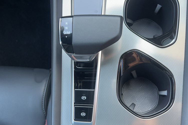 名爵 MG7 2023款 2.0T 自动Trophy+激擎耀世版中控内饰7013