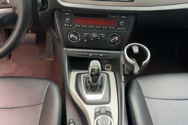 宝马X1 2014款 sDrive18i 时尚型局部细节18