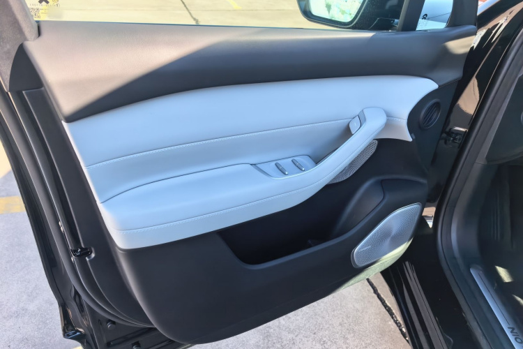 蔚来ES6 2025款 75kWh中控内饰7002