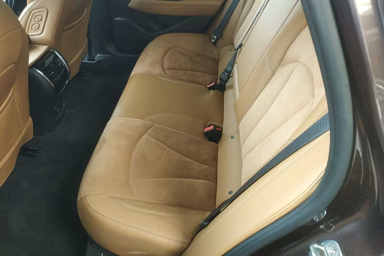 别克 君越 2018款 20T 豪华型中控内饰21