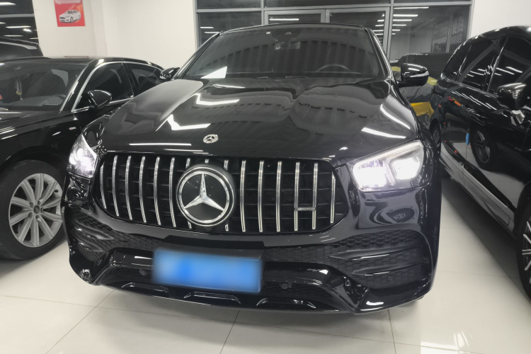 奔驰GLE轿跑 2020款 GLE 450 4MATIC 轿跑SUV 时尚型车身外观2