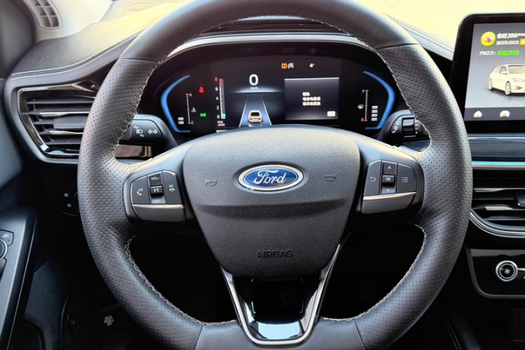 福特 福克斯 2021款 两厢 EcoBoost 180 自动锋潮型局部细节13