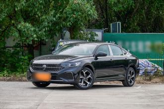大众 帕萨特 2025款 出众款 380TSI 星空龙腾版