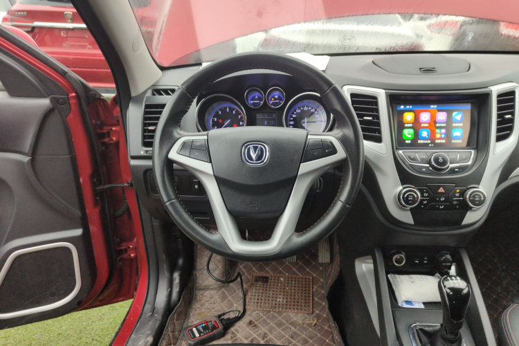 长安CS35 2016款 1.6L 手动豪华型 国V中控内饰13