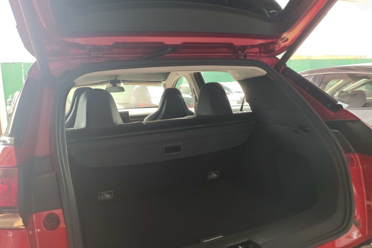 小鹏G3 2019款 尊享版机舱底盘23