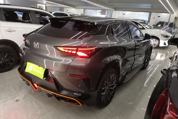 长安UNI-T 2022款 1.5T 运动版 尊贵型车身外观7