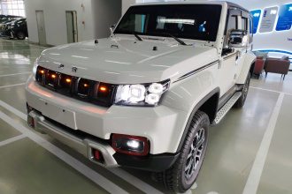 北京越野 北京BJ40 2024款 2.0T 城市猎人荣耀版