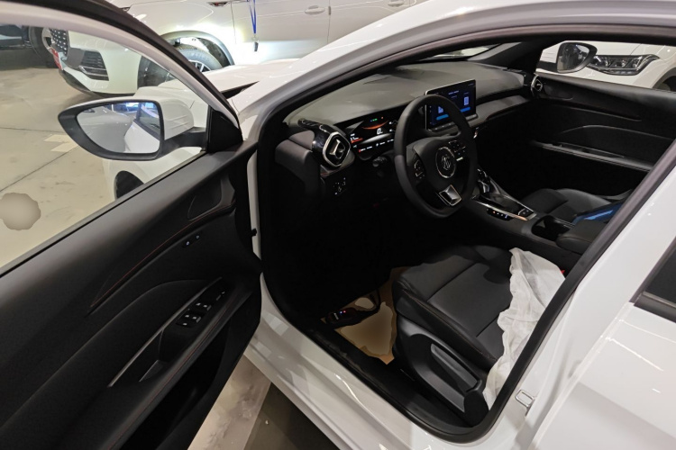 名爵 MG5 2025款 180DVVT 全球豪华版中控内饰20