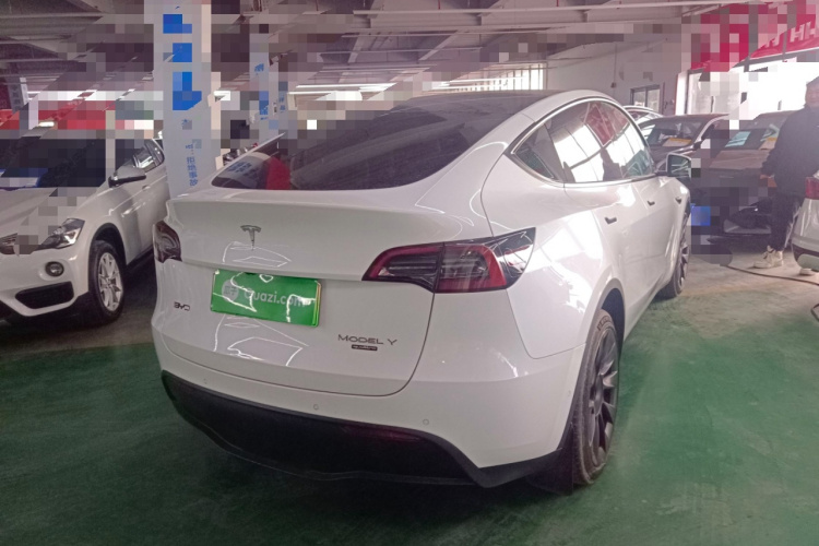 特斯拉 Model Y 2022款 长续航全轮驱动版车身外观7