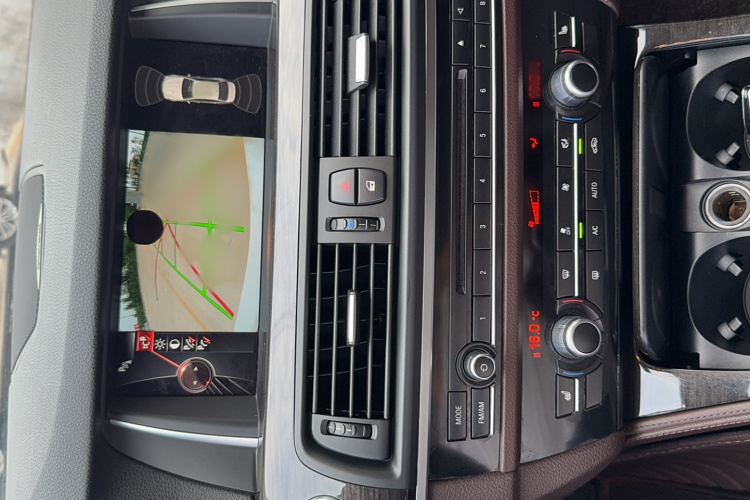 宝马5系 2014款 525Li 豪华设计套装局部细节9009