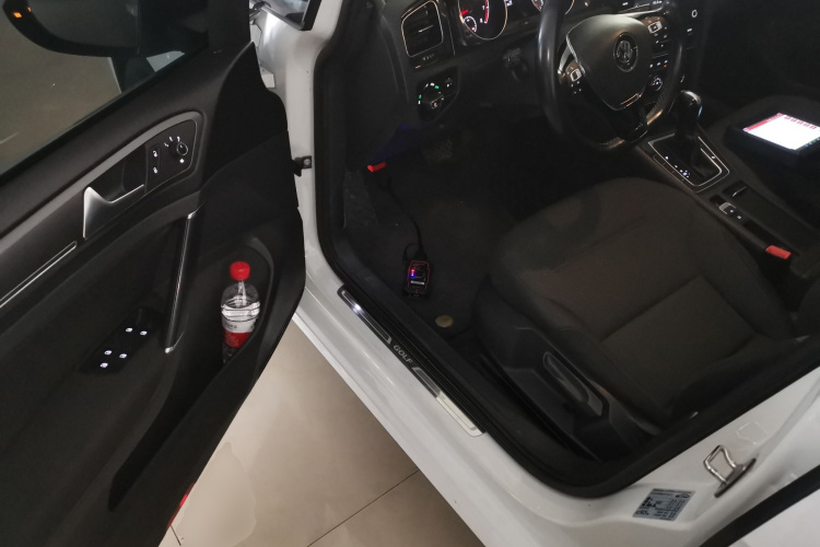 大众 高尔夫 2017款 230TSI 自动舒适百万辆纪念版中控内饰20