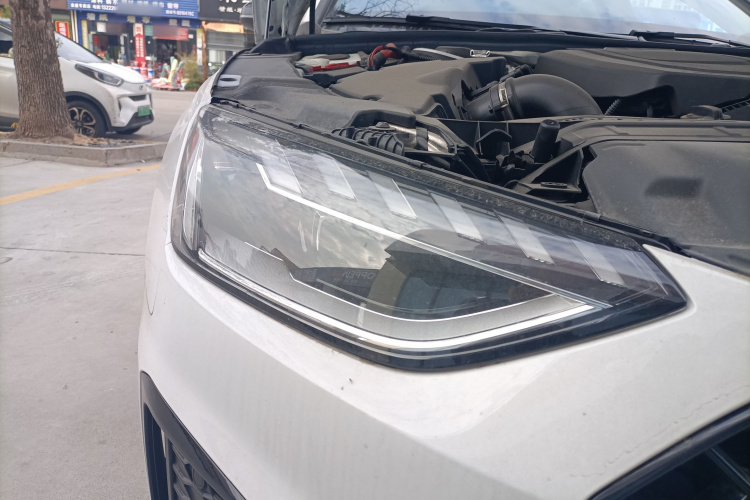 奥迪A4L 2024款 40 TFSI 豪华动感型车身外观8