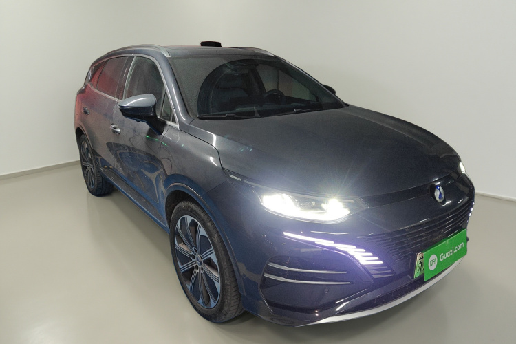 腾势N8 2023款 四驱超混旗舰六座版车身外观3