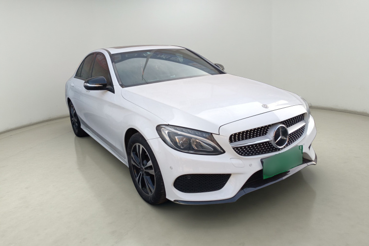 奔驰C级 2017款 改款 C 200 运动版车身外观3