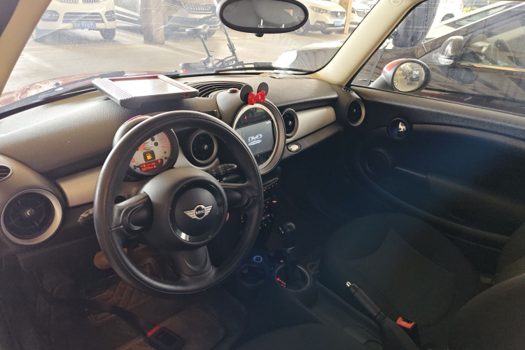 MINI 2011款 1.6L ONE中控内饰12