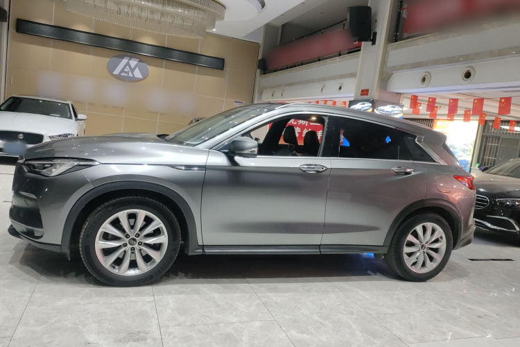 英菲尼迪QX50 2018款 2.0T 四驱菁英版车身外观4