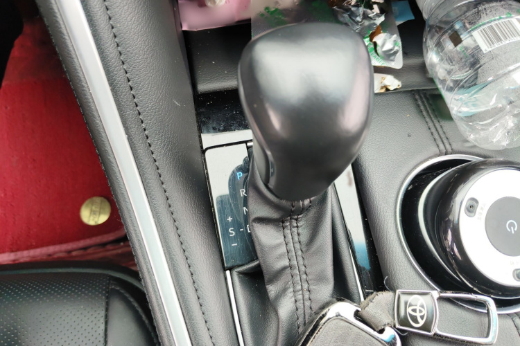 丰田 亚洲龙 2023款 双擎 2.5L XLE尊贵版局部细节18