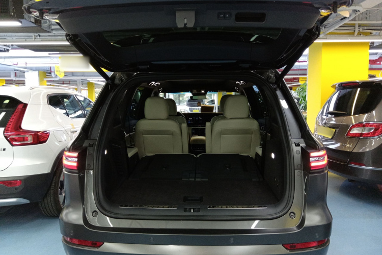 理想汽车 理想ONE 2021款 增程6座版机舱底盘23