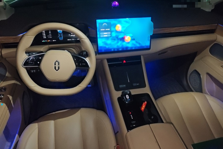 鸿蒙智行 问界M7 2024款 1.5T 智驾四驱Pro版 5座中控内饰12