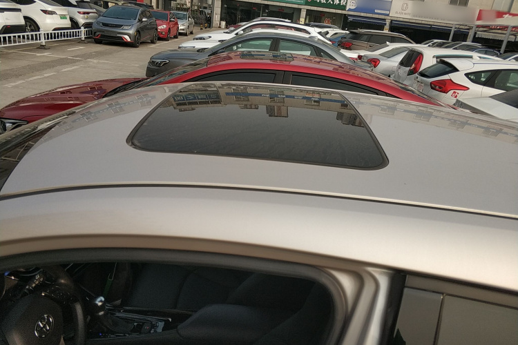 丰田C-HR 2020款 2.0L 领先版局部细节57