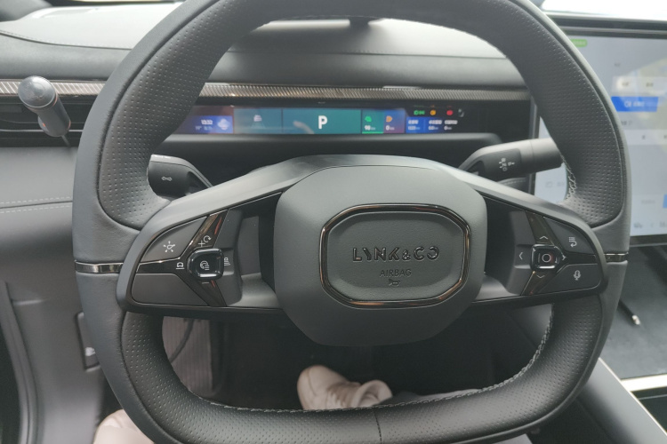 领克10 EM-P 2025款 120四驱Ultra局部细节13