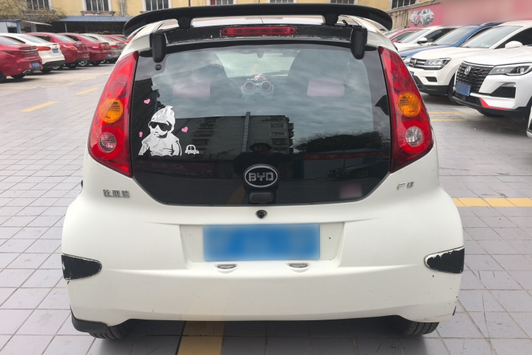 比亚迪F0 2015款 1.0L AMT 铉酷型车身外观6