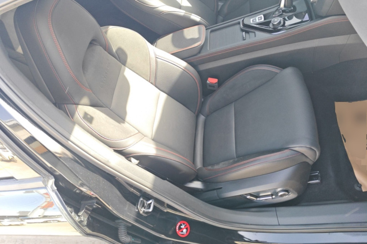 领克03 2019款 2.0TD 自动劲Pro版局部细节41