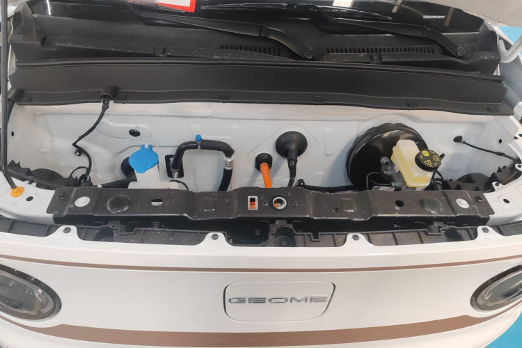 吉利银河 2024款 熊猫mini 200km 耐力熊机舱底盘24